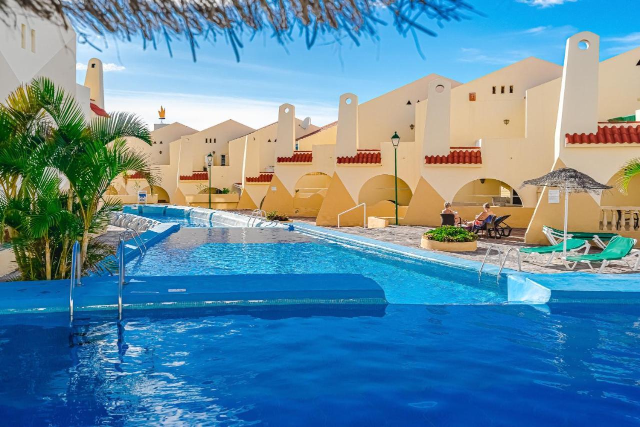 Aircon River Style Pool Best Beach In 200M Mareverde 아데제 외부 사진