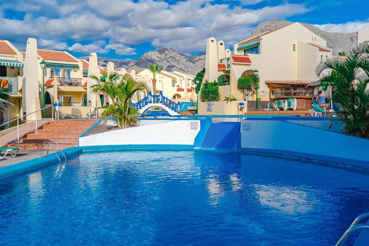 Aircon River Style Pool Best Beach In 200M Mareverde 아데제 외부 사진